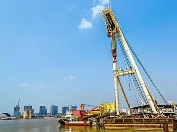 海面漂浮平臺是什么類型的海洋工程設施？